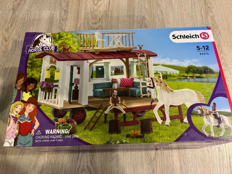 Obrázek k inzerátu: Schleich 42415 Karavan pro kamarádská setkání