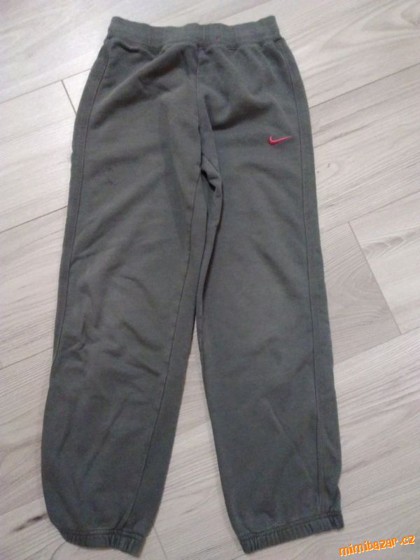 Šedé tepláky NIKE vel. 10 - 12 let