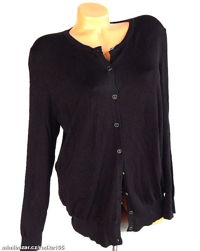 Měkoučký propínací svetřík vel.46