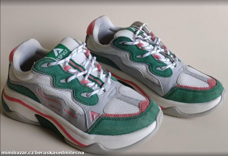 B03 SPORTOVNÍ OBUV**VEL.38**