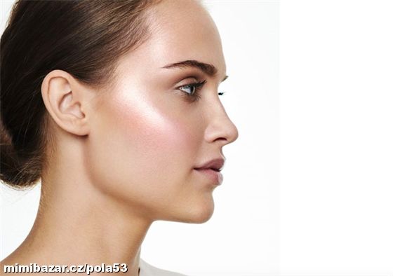 Tekutý rozjasňovač na tvář a tělo Platinum Bronze