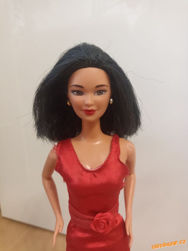Sběratelská panenka Kira Thai Mattel World