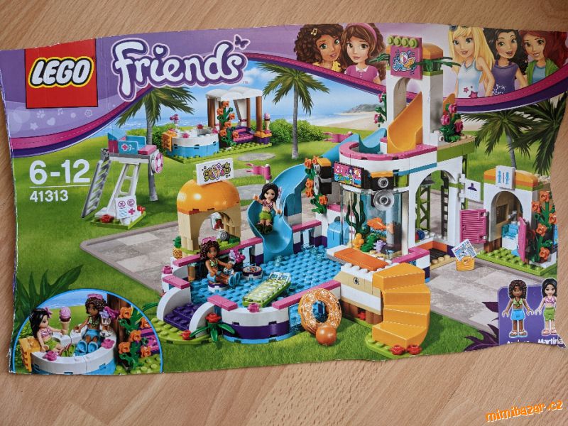 LEGO Friends 41313 Letní bazén v Heartlake