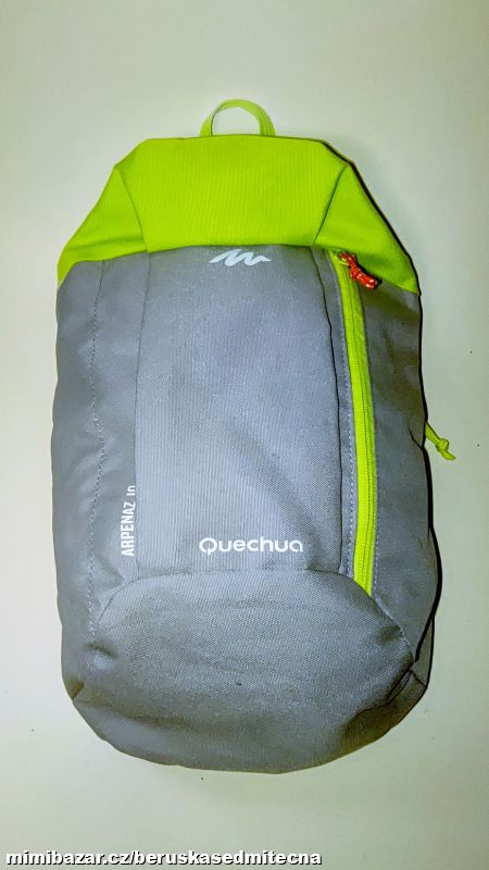 BT06 ŠEDOZELENÝ BATOH**QUECHUA ARPENAZ10