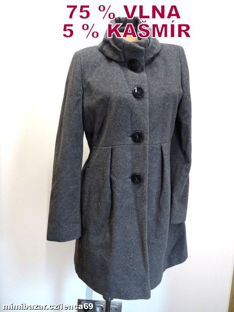 KRÁSNÝ VLNĚNÝ KABÁT