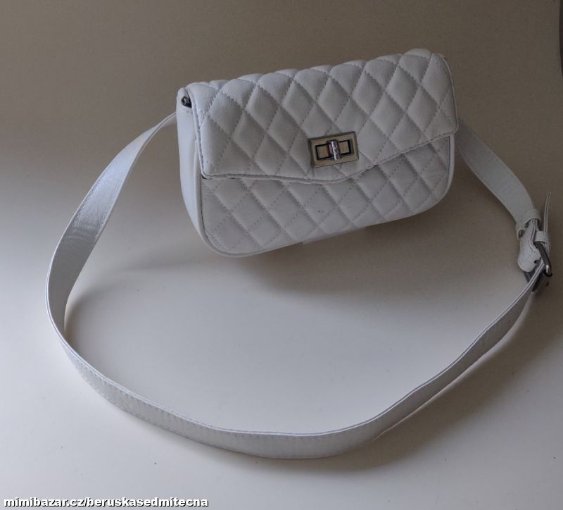 KA03 MALÁ BÍLÁ KABELKA