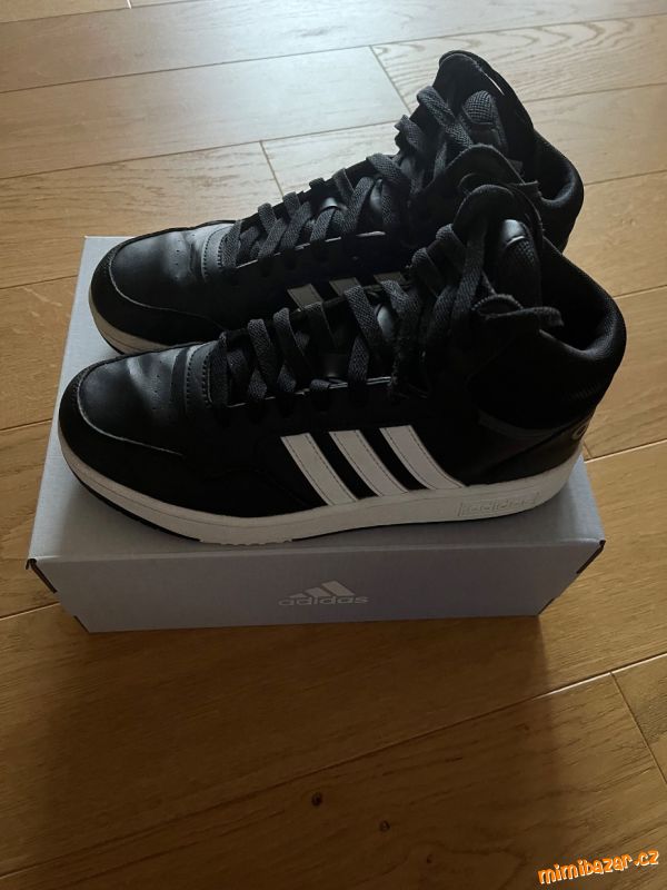 Kotníkové tenisky Adidas