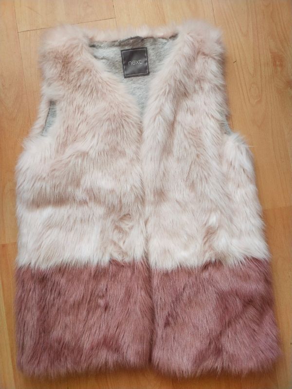 Luxusní chlupatá vesta NEXT