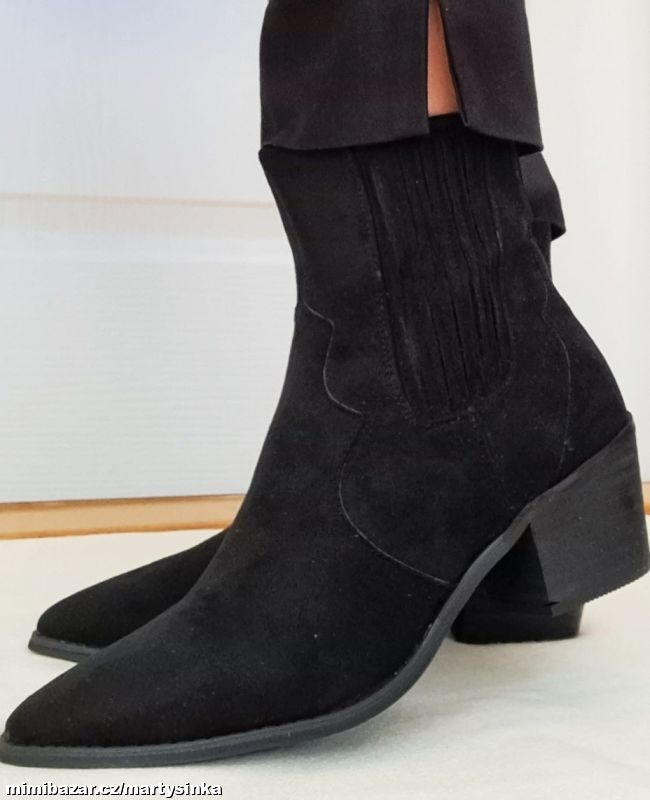 Dámské nízké kozačky na podpatku