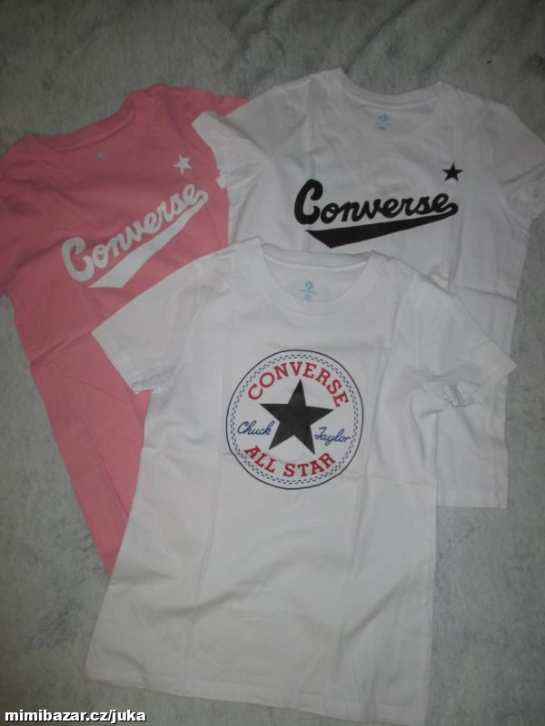 Bílé a růžové tričko Converse - dohromady