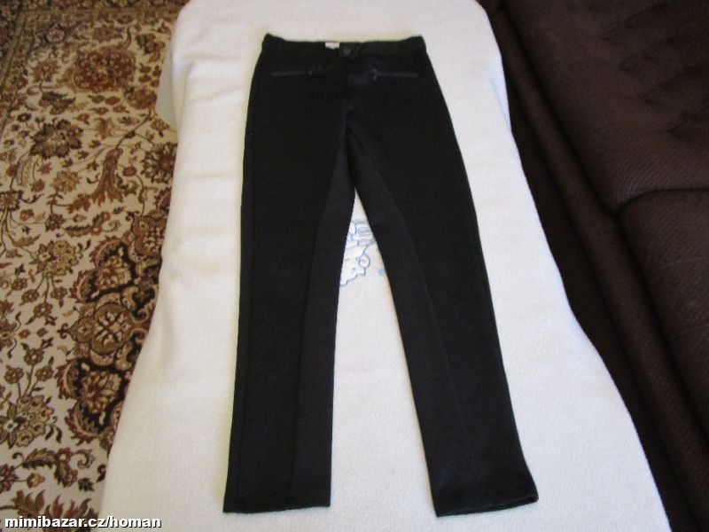 Černé elast. kalhoty zn. Zara, jako nové