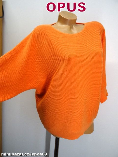 ZNAČKOVÝ SVETR OPUS