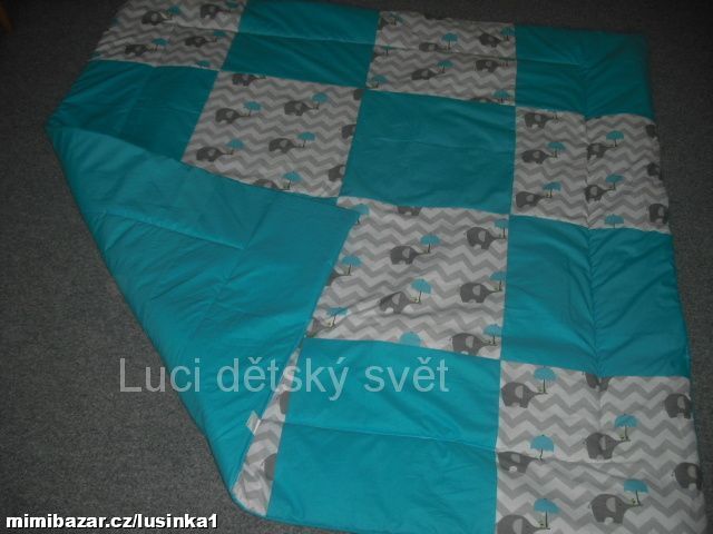 DEKA NA HRANÍ 100X100 CM PATCHWORK + POLŠTÁŘEK