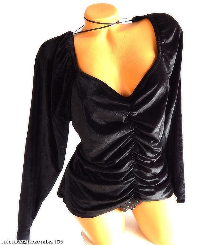 Měkoučký sametový top vel.48