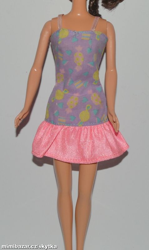 OBLEČENÍ PRO PANENKU BARBIE