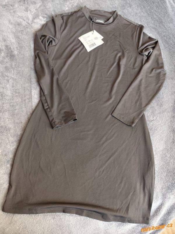 Černé uplé šaty vel.38