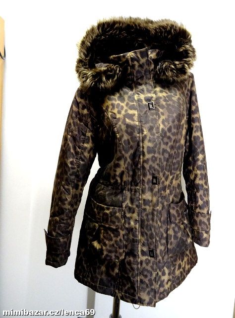 ZNAČKOVÁ ZIMNÍ BUNDA