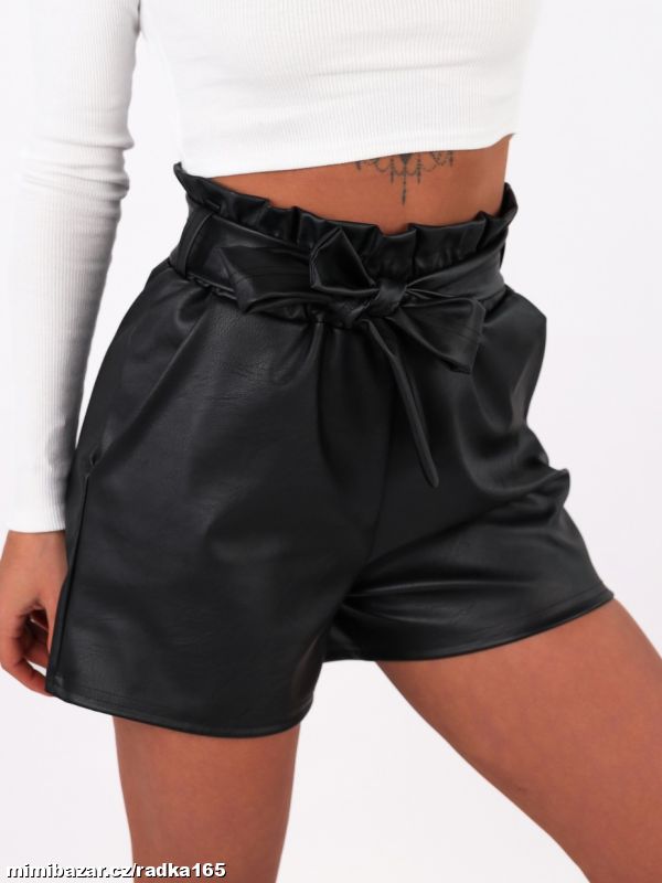 Koženkové kraťasy s páskem vel.36 ...outlet