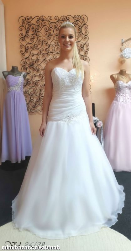 KRÁSNÉ BÍLÉ SVATEBNÍ ŠATY vel.36/38