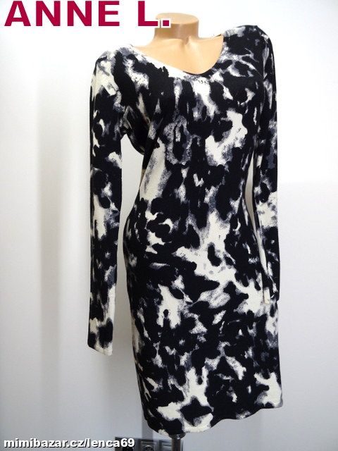 KRÁSNÉ ÚPLETOVÉ ŠATY !!