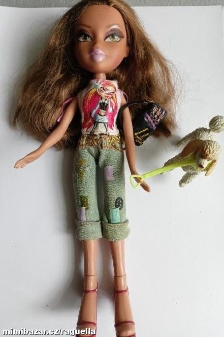 NÁDHERNÁÁ PANENKA BRATZ S PEJSKEM