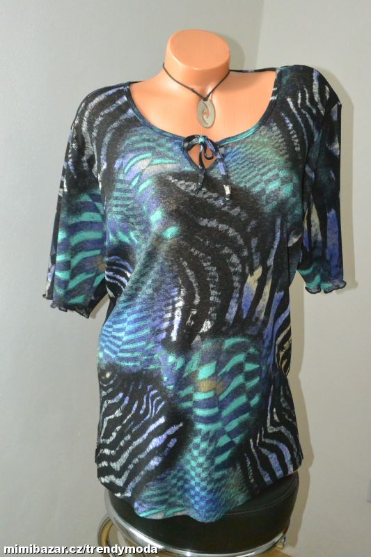 V černo - fialovo - zelená halenka vel. 46