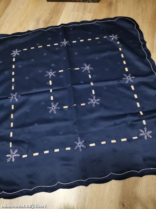 Vánoční ubrus polyester 80x80cm