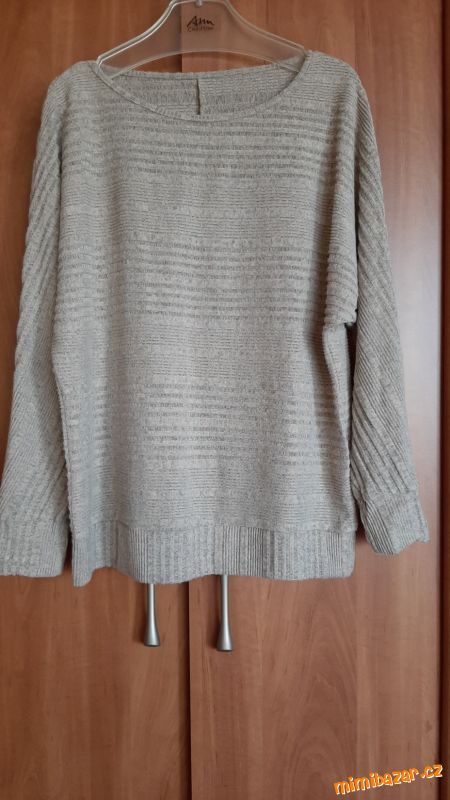 Světle hnědý svetřík L