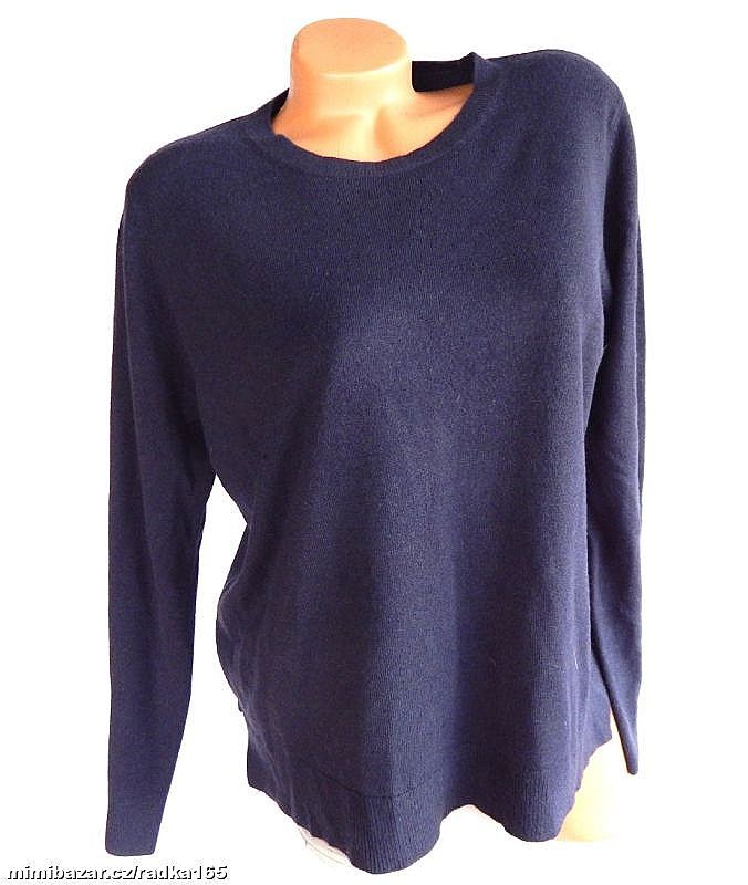 Měkoučký svetřík vel.46