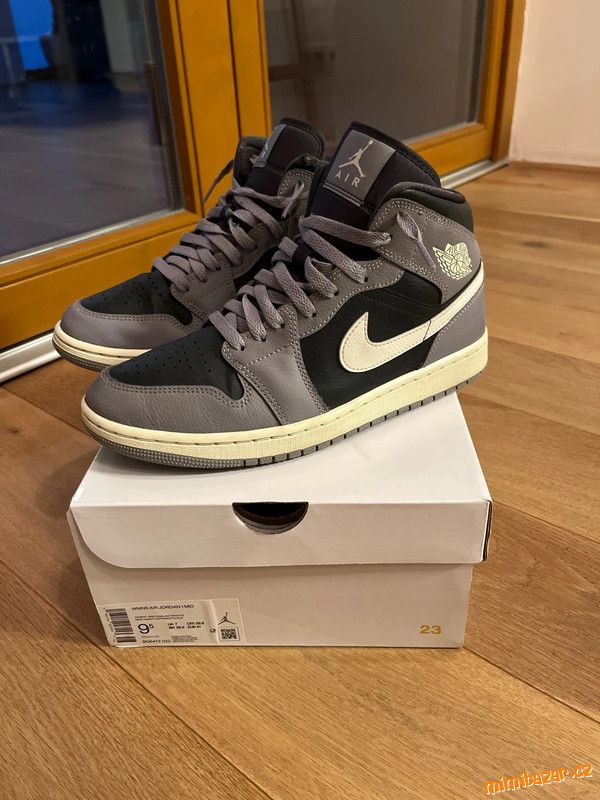 Obrázek k inzerátu: Nike Air Jordan 1 Mid (W) v.41