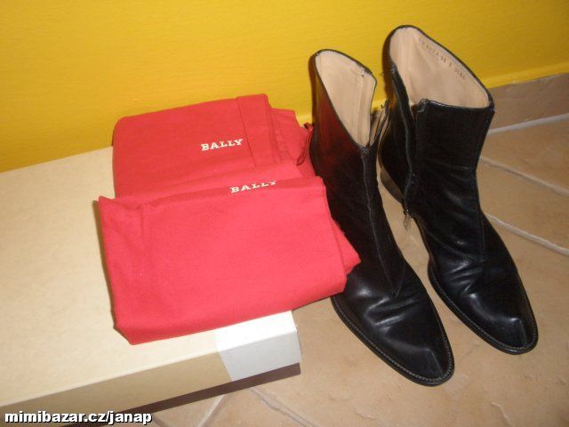 Luxusní černé kozačky BALLY vel. 38