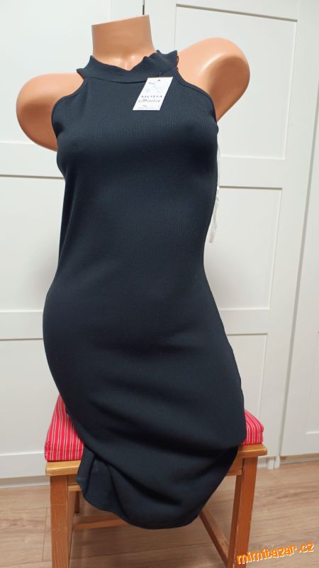 Krásné společenské černé šaty S