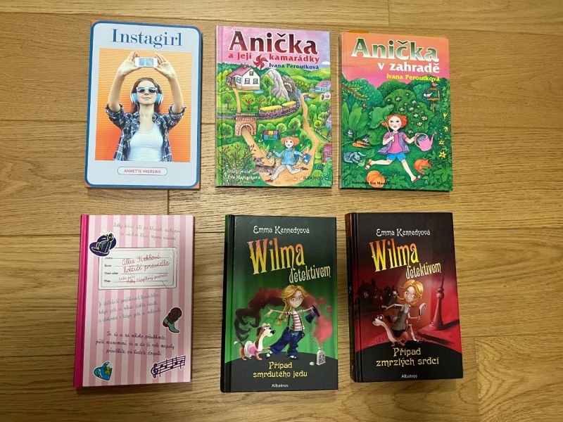 Dívčí knihy