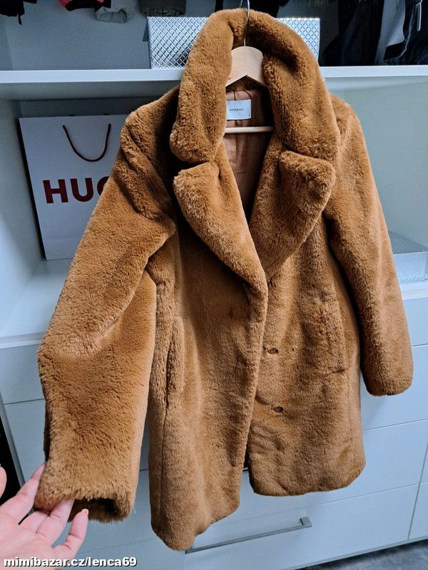 KRÁSNÝ TEPLÝ KOŽÍŠEK