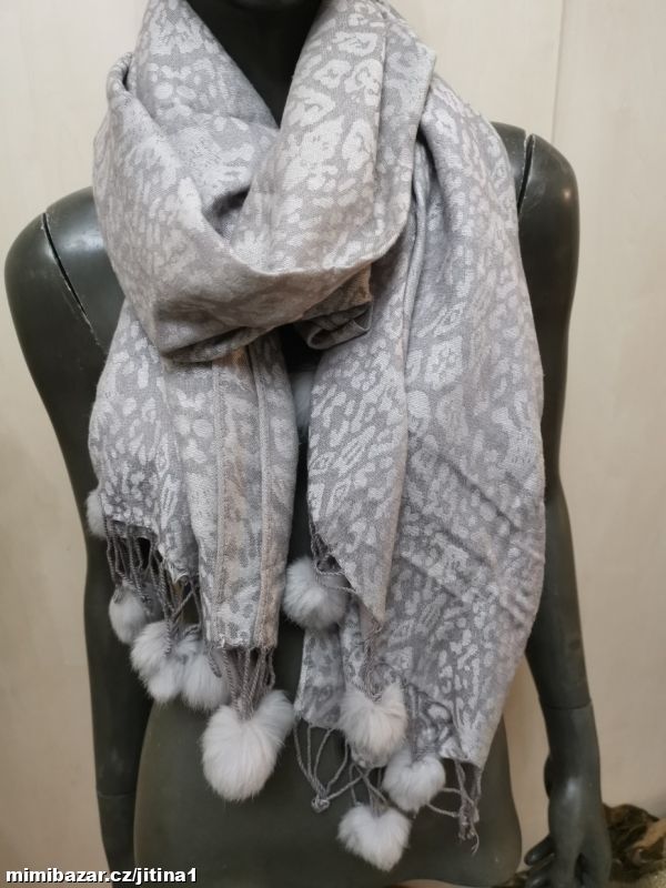 Šála s králíci kožešinou