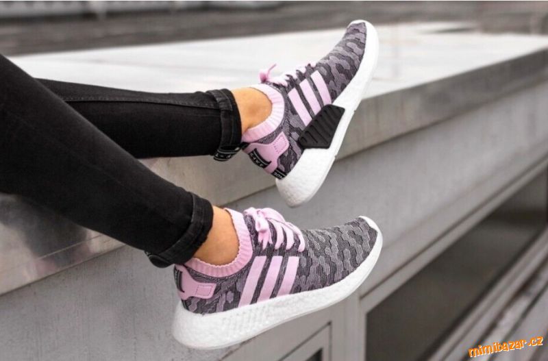 Dámská sportovní obuv zn. Adidas - vel. 41