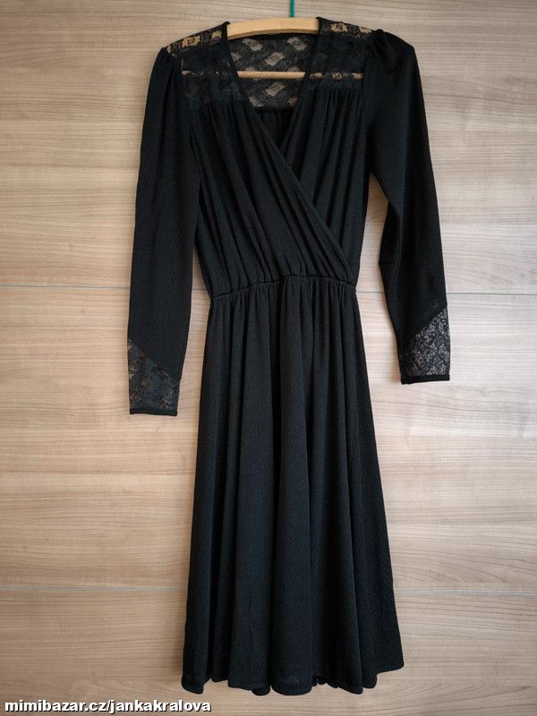 Dámské společenské šaty