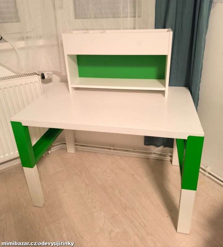 Obrázek k inzerátu: Psací stůl s nástavcem Ikea