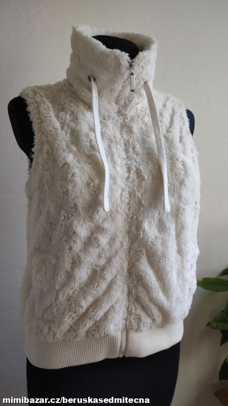 M20 Béžová chlupatá vesta*C&A*vel.L*