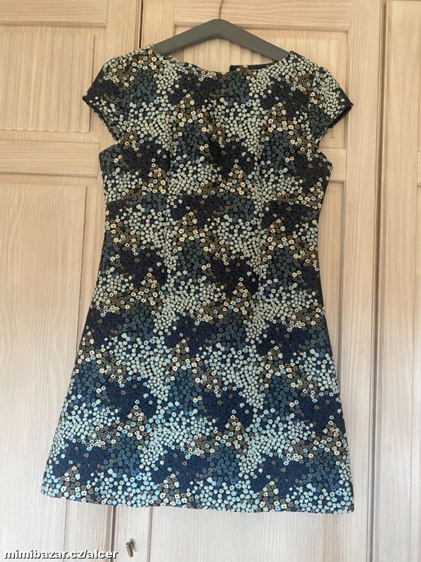 ★★★KRÁSNÉ POUZDROVÉ ŠATY S POMNĚNKAMI★★★