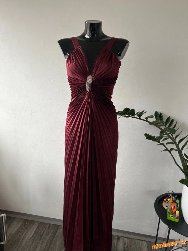 Luxusní plesové šaty