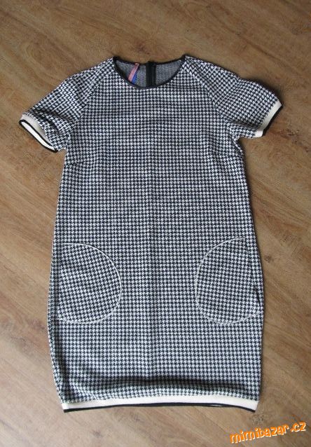 ČERNOBÍLÉ TEPLEJŠÍ ŠATY