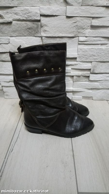 Hnědé nazouvací kozačky, vel. 37