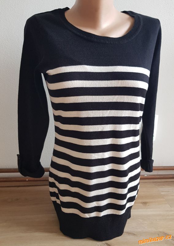 Černo-bílý svetřík F &F vel. M