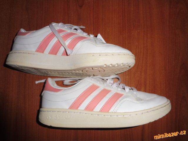 Obrázek k inzerátu: Sportovní boty ADIDAS vel.35 a2/3