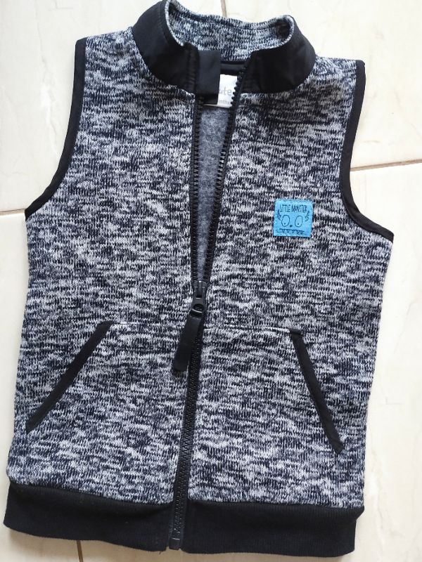 Jarní pletená vesta