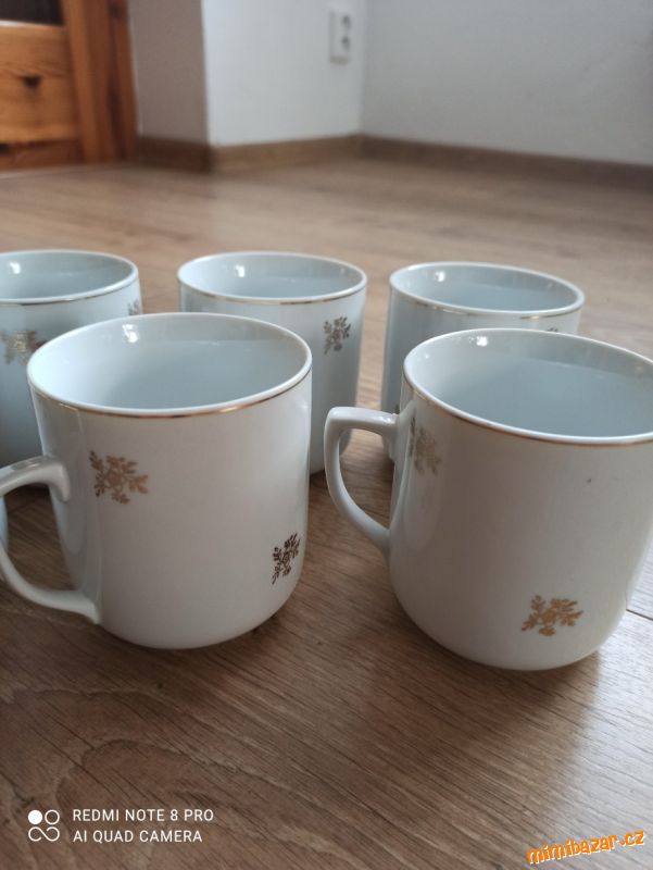 BÍLÉ RETRO HRNKY SADA