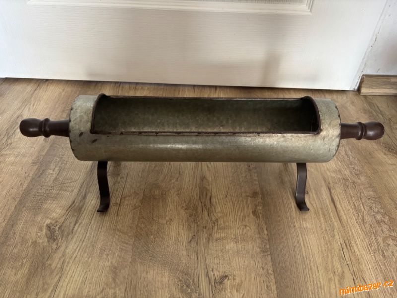 dekorativní váleček truhlík