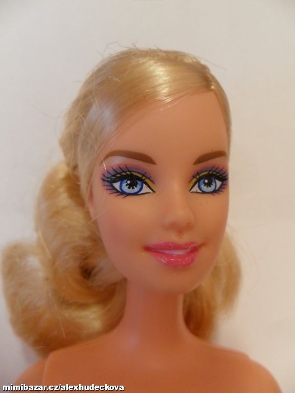 PANENKA BARBIE MUŠKETÝRKA