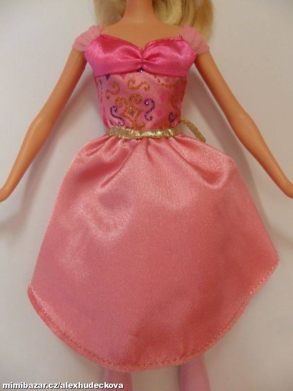 ŠATY PRO PANENKU BARBIE